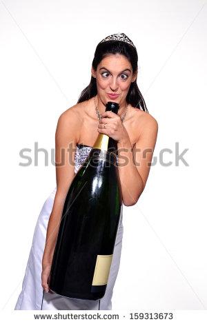Красивая женщина заказала бутылочку шампанского
